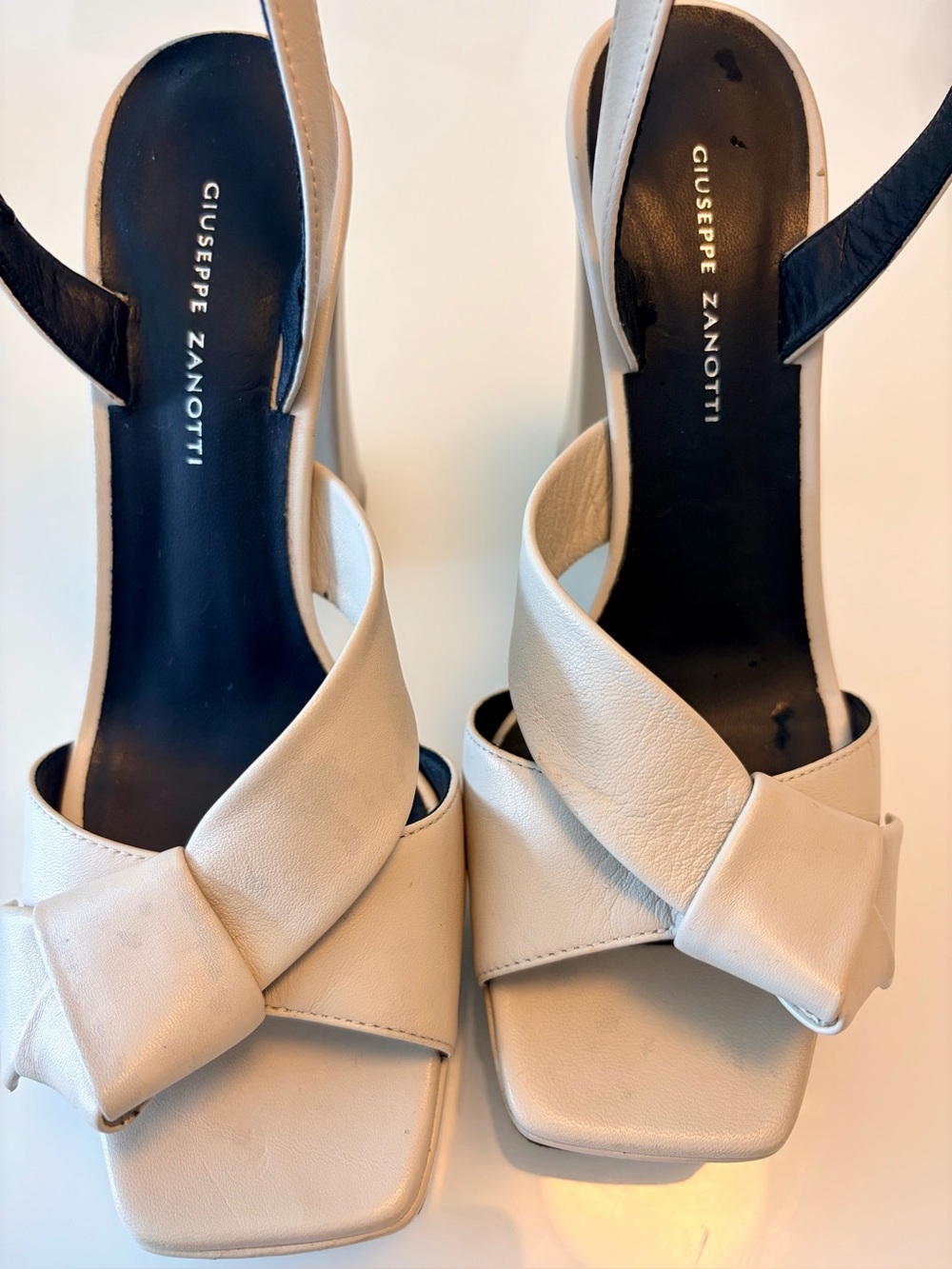 Giuseppe Zanotti Cream Leather Bow-Front Ankle Strap Heels size 38 - Picture 2 of 9
